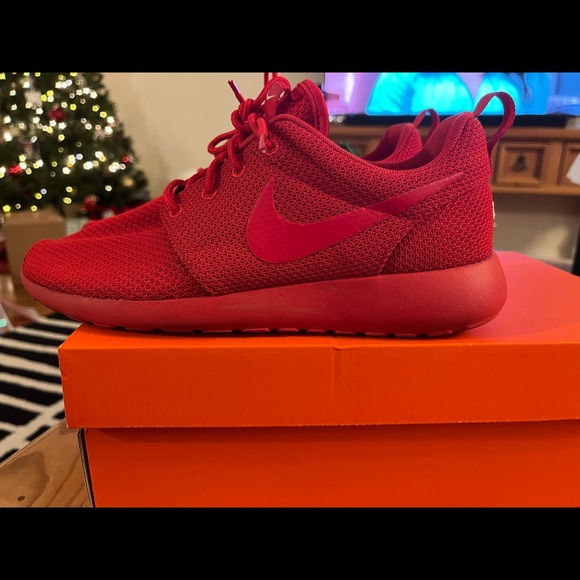 ❤️‍🔥CUSTOM❤️‍🔥Women’s Roshe (NIKE ID) - Picture 5 of 6